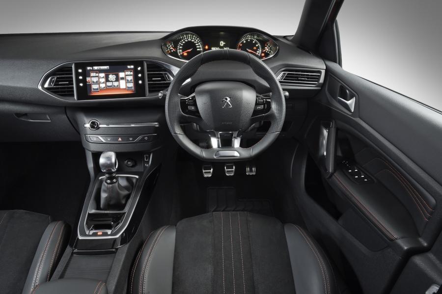  Peugeot 308 GT Line 2015 года  (ZA) (фото 20 из 27)